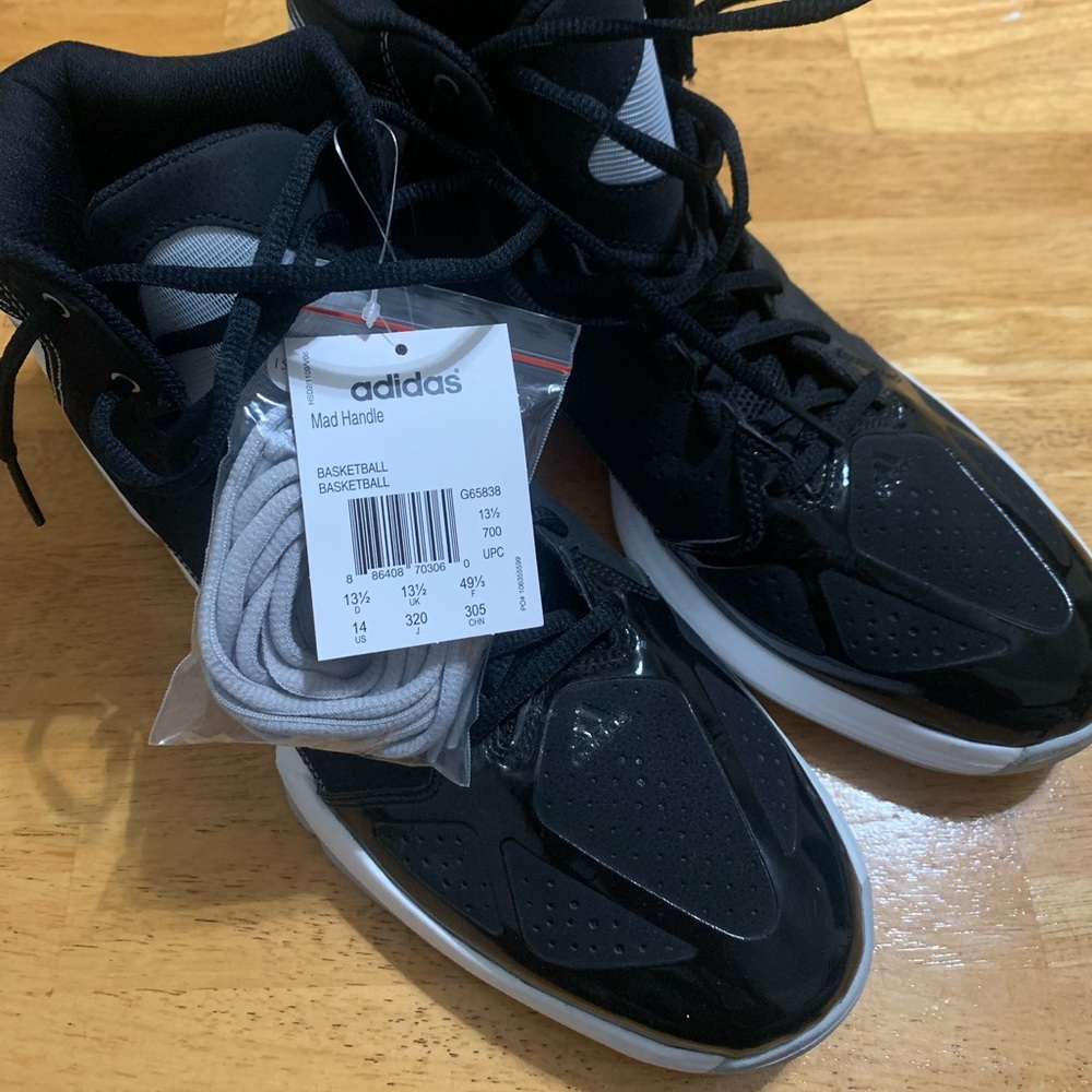 Adidas Men’s Basketball Shoe